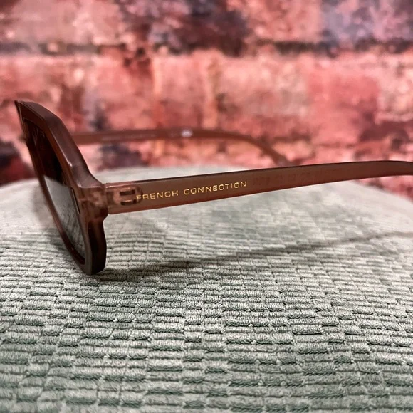 NEW VINCE CAMUTO 100% UAV ABSORPTIVE SUNGLASSESTIVE TORTOISE SHELL  R - Picture 2 of 7